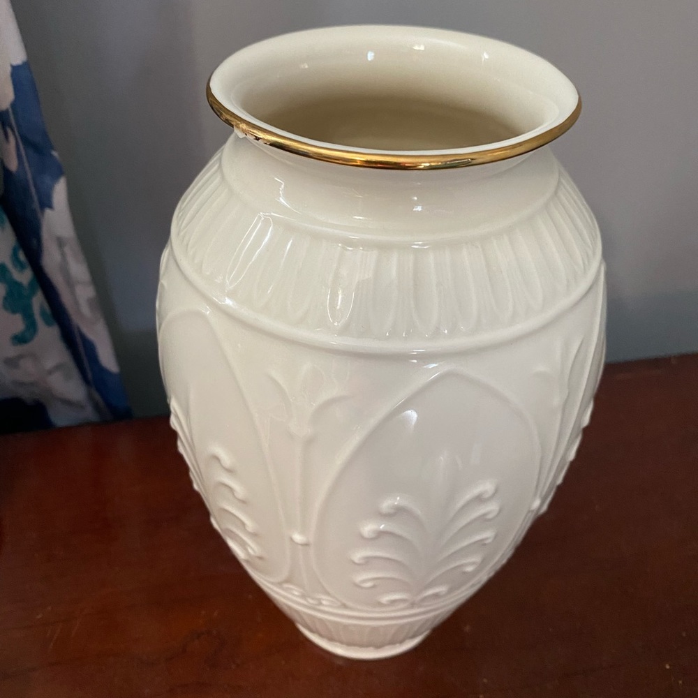 Flower Empire vase LENOX Ivory white